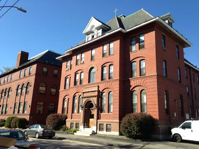 $1,621 | 124 Orange Street, Unit 204, Manchester, NH 03104