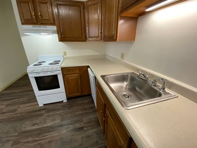 $1,621 | 124 Orange Street, Unit 204, Manchester, NH 03104