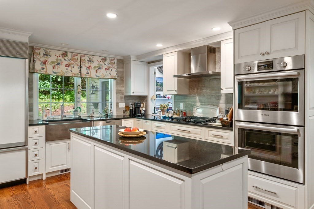 220 Stoney Lea Road Dedham, MA 02026 - Photo 6 of 28 Gallery Image 6