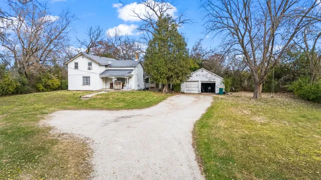 $700,000 | 215 Waukegan Road, Deerfield, IL 60015