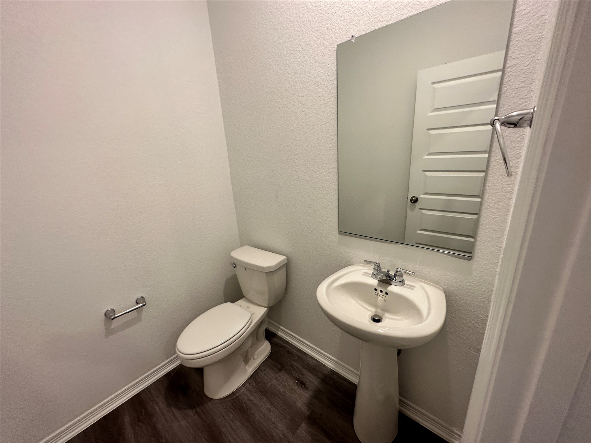 16622 Moss Lane Porter, TX 77365 - Photo 8 of 18 a bathroom with a sink toilet and a mirror