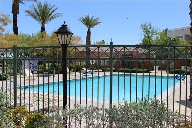 $2,550 | 733 Chase Tree Street, Las Vegas, NV 89144