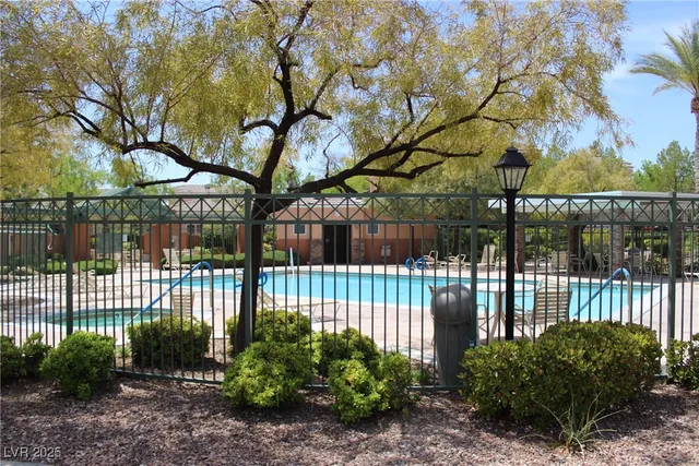 $2,550 | 733 Chase Tree Street, Las Vegas, NV 89144