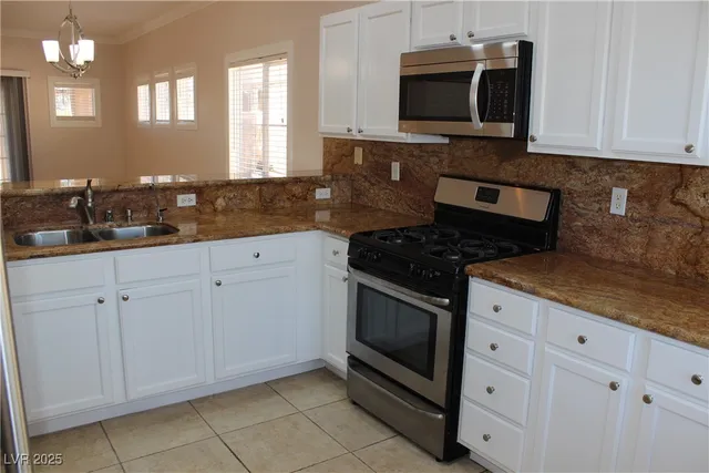 $2,550 | 733 Chase Tree Street, Las Vegas, NV 89144