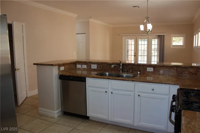 $2,550 | 733 Chase Tree Street, Las Vegas, NV 89144