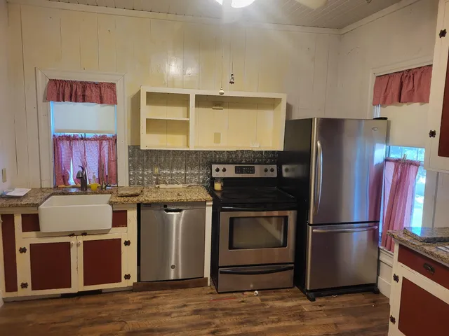 $127,800 | 200 West Maine Street, Amboy, MN 56010