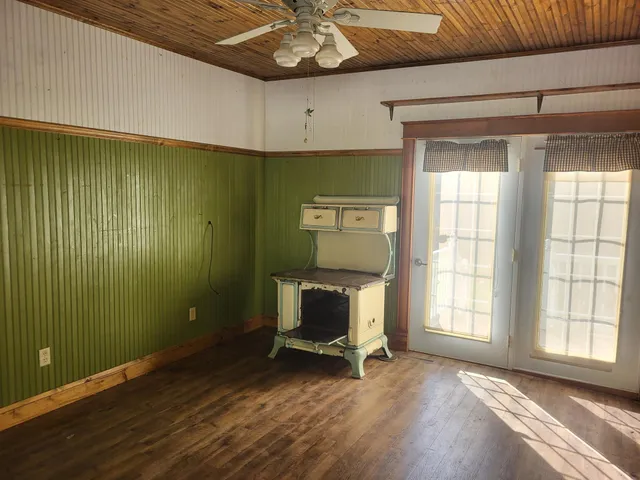 $127,800 | 200 West Maine Street, Amboy, MN 56010