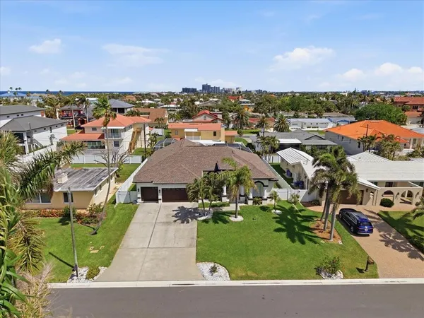 $1,575,000 | 109 16th Street, Belleair Beach, FL 33786