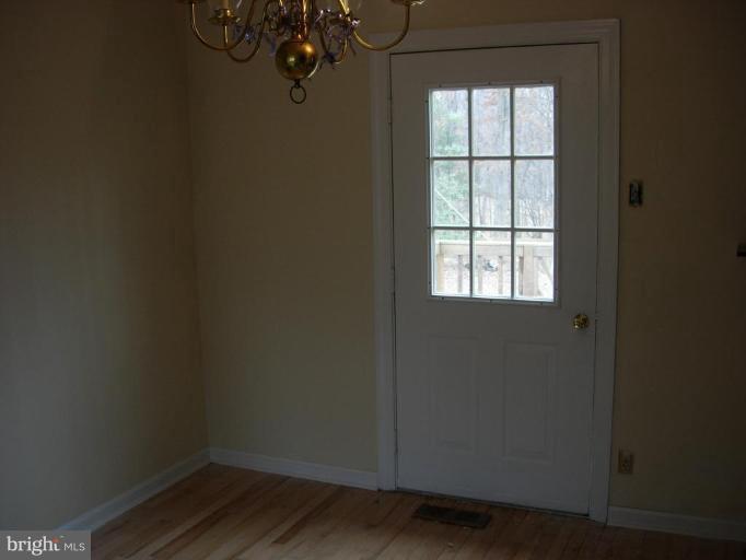 102 Choptank Road Stafford, VA 22556 - Photo 4 of 9 Dining Room