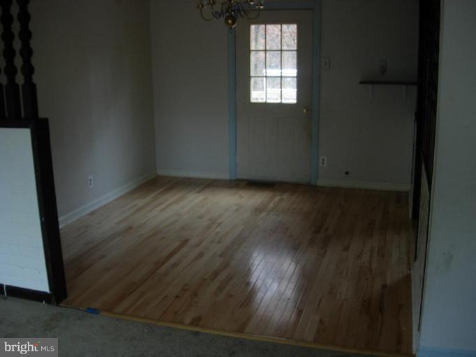 102 Choptank Road Stafford, VA 22556 - Photo 7 of 9 Dining Area