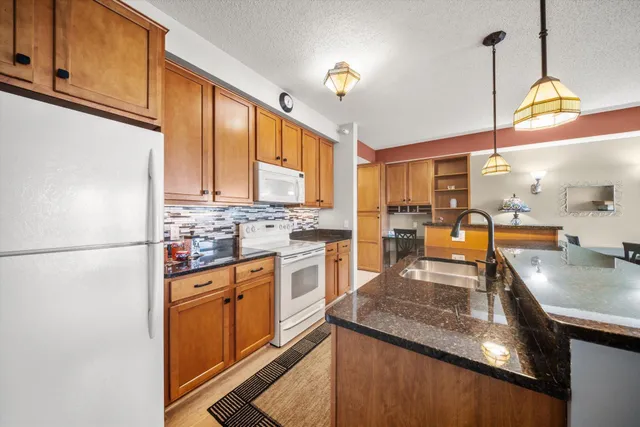 $199,900 | 100 4th Avenue North, Unit 208, South St. Paul, MN 55075