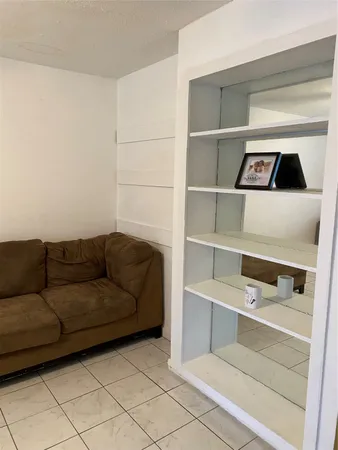 $850 | 5625 Antoine Drive, Unit 412, Houston, TX 77091
