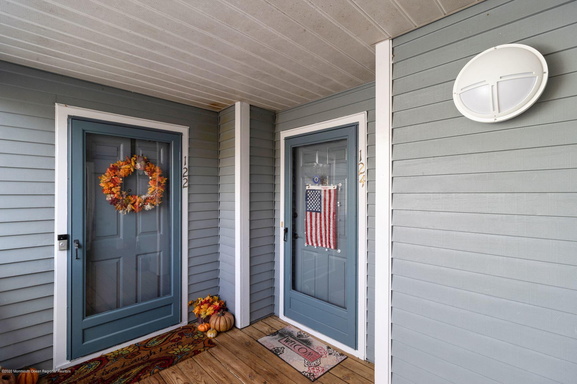 001_124_Cypress_court_311493_579818