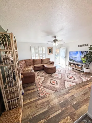 $275,000 | 1263 Jamaica Drive, Edwardsville, IL 62025