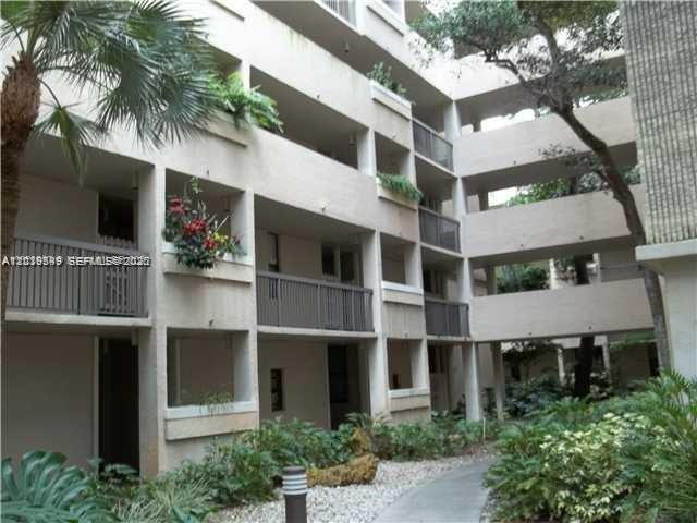 6800 Cypress Road, Unit 411 Plantation, FL 33317 - Photo 1 of 3