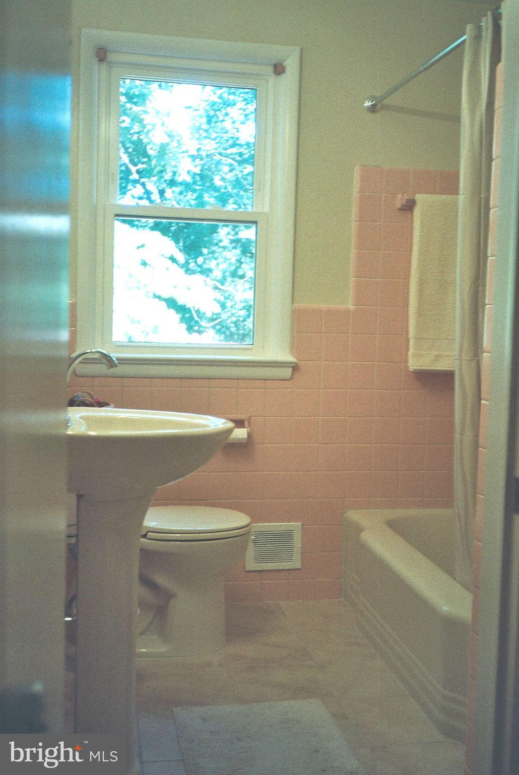 2001 Norvale Road Silver Spring, MD 20906 - Photo 12 of 22 Bath