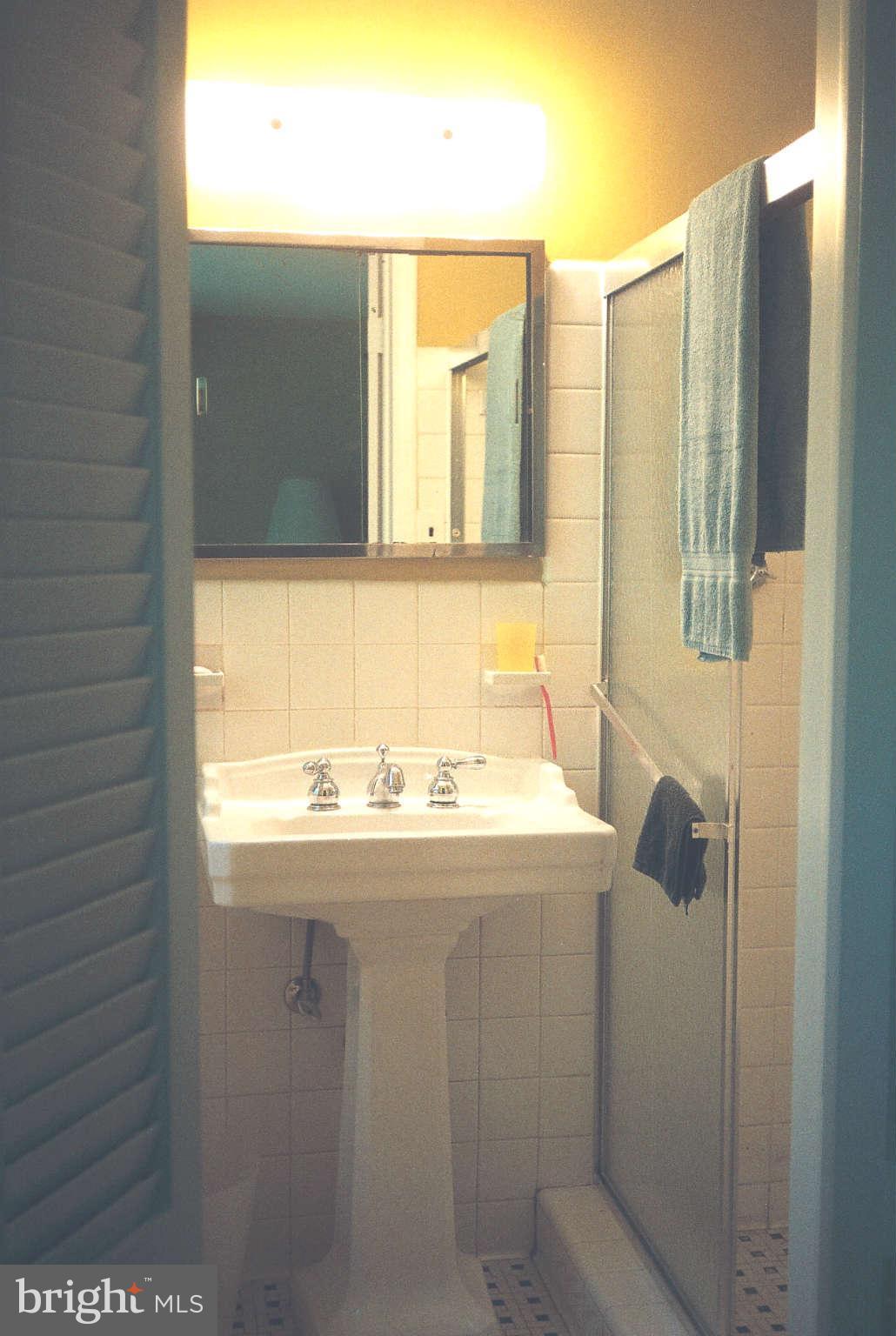 2001 Norvale Road Silver Spring, MD 20906 - Photo 13 of 22 Bath