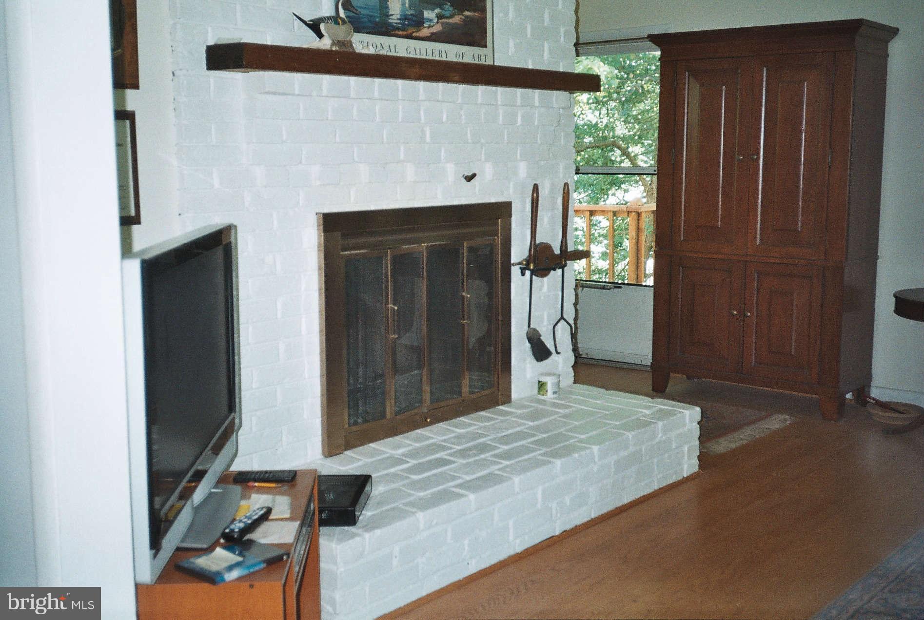 2001 Norvale Road Silver Spring, MD 20906 - Photo 4 of 22 Living Room