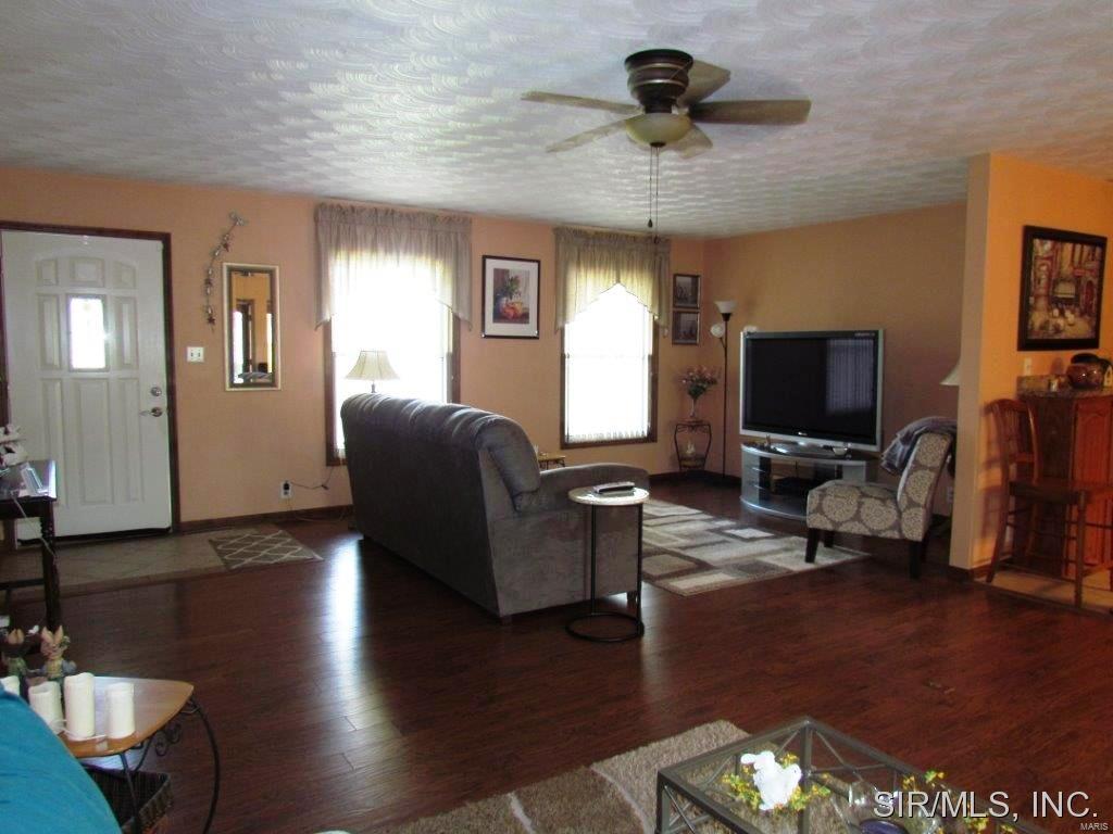 5562 Seminary Road Alton, IL 62002 - Photo 13 of 36 Gallery Image 13