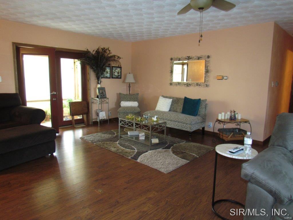 5562 Seminary Road Alton, IL 62002 - Photo 14 of 36 Gallery Image 14