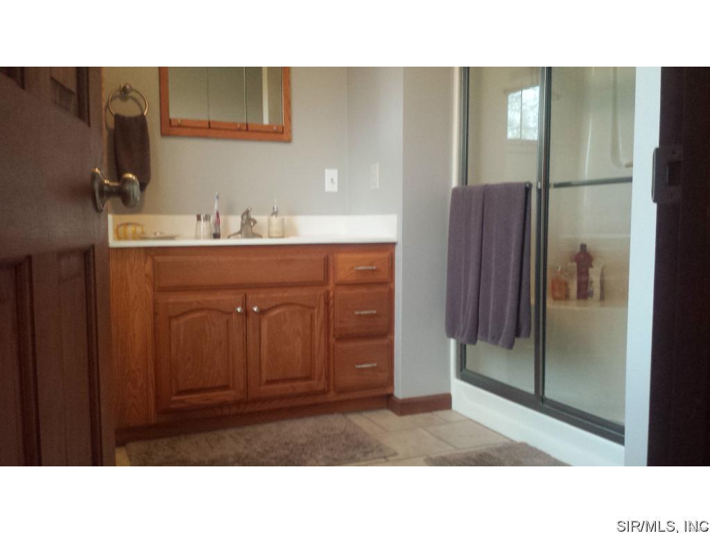 5562 Seminary Road Alton, IL 62002 - Photo 24 of 36 Gallery Image 24