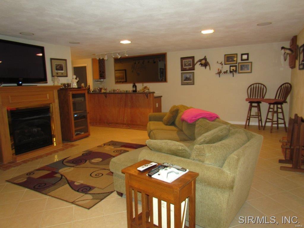 5562 Seminary Road Alton, IL 62002 - Photo 26 of 36 Gallery Image 26