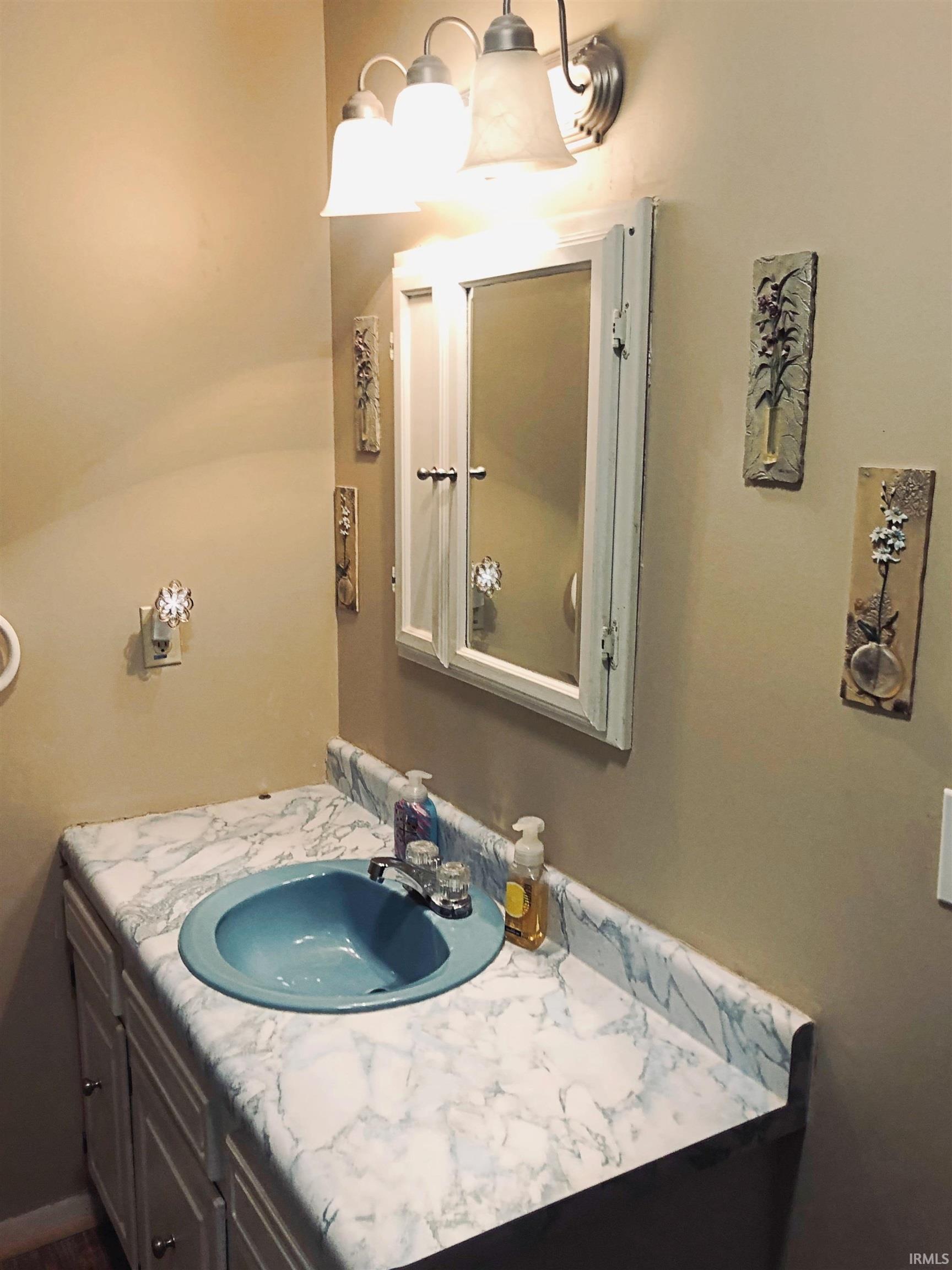 708 Southwest 3rd Street Washington, IN 47501 - Photo 9 of 16 Gallery Image 9