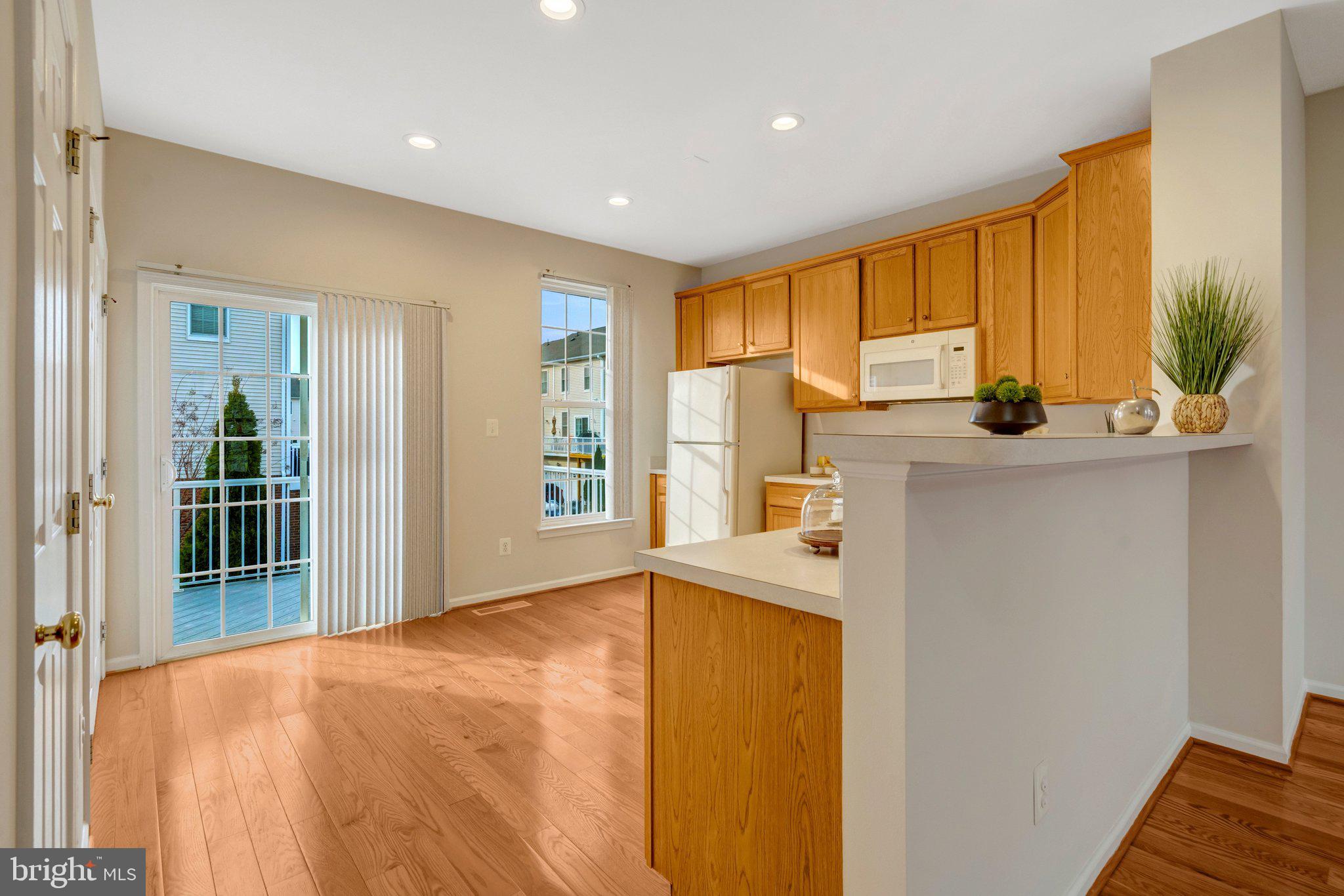 25121 Monteith Terrace Chantilly, VA 20152 - Photo 14 of 54 Second Level Kitchen
