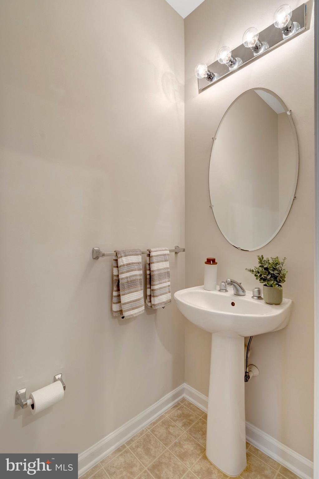 25121 Monteith Terrace Chantilly, VA 20152 - Photo 19 of 54 Second Level Half Bath