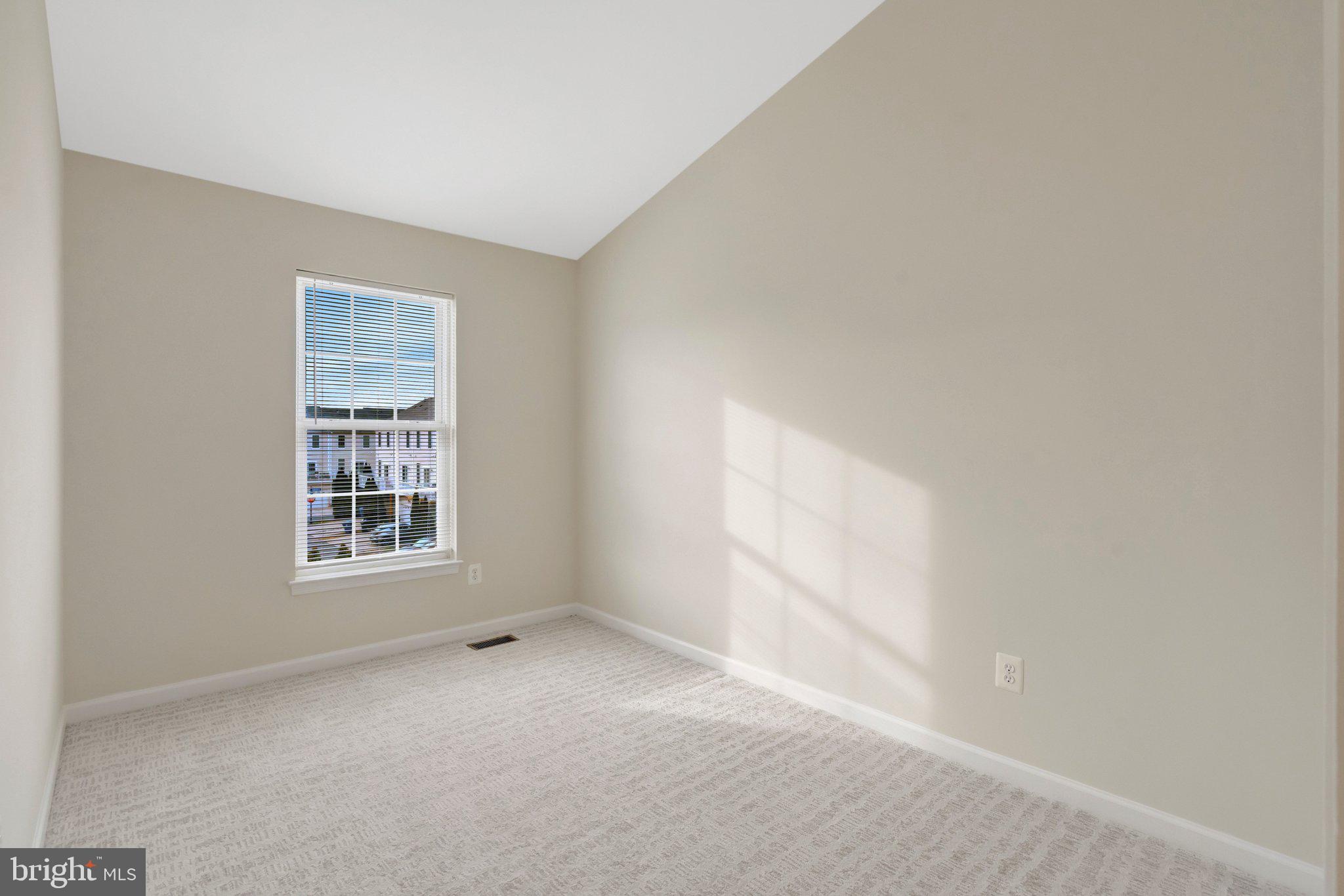 25121 Monteith Terrace Chantilly, VA 20152 - Photo 32 of 54 Bedroom 3