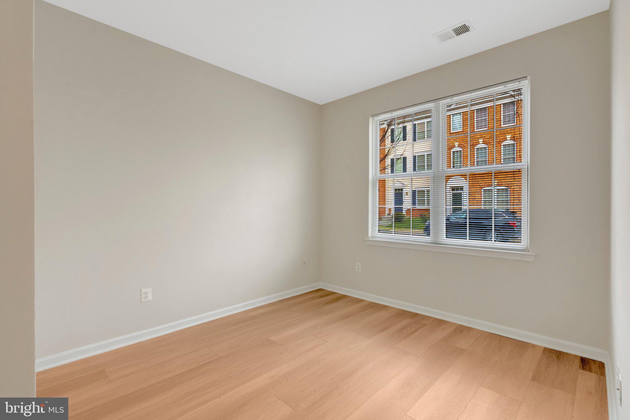 25121 Monteith Terrace Chantilly, VA 20152 - Photo 6 of 54 First Level Bedroom