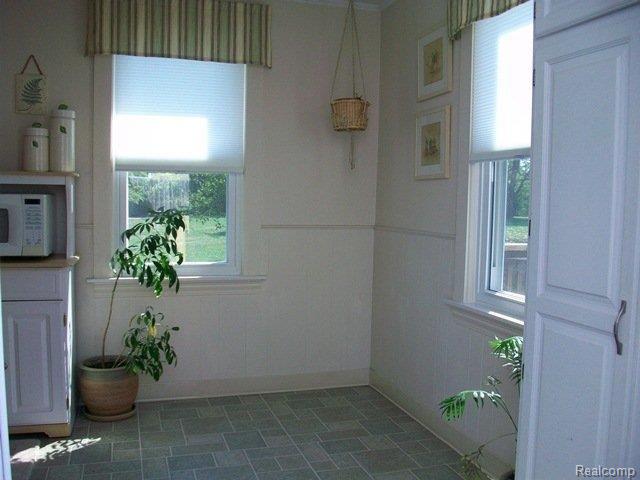 3677 Prospect Road Ann Arbor, MI 48105 - Photo 4 of 14 prospect house 003.jpg