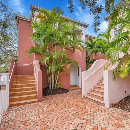 $5,200 | 502 Loretto Avenue, Unit 30, Coral Gables, FL 33146