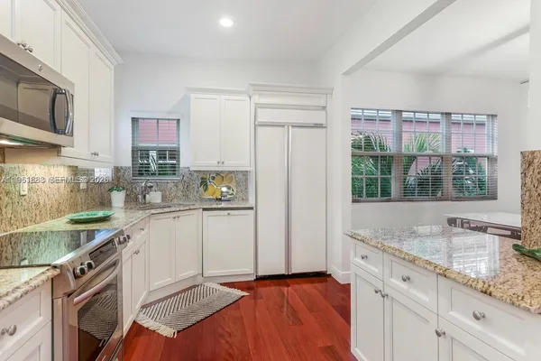 $5,200 | 502 Loretto Avenue, Unit 30, Coral Gables, FL 33146