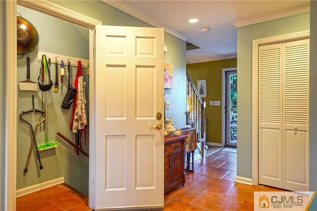 36 Starkin Road Edison, NJ 08837 - Photo 17 of 45 a very nice looking room with many windows