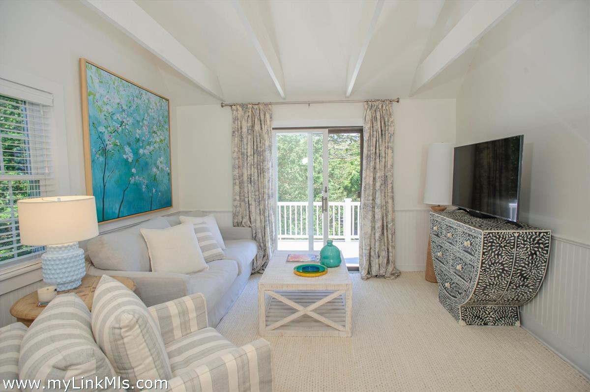 8 Massasoit Road Edgartown, MA 02539 - Photo 20 of 33