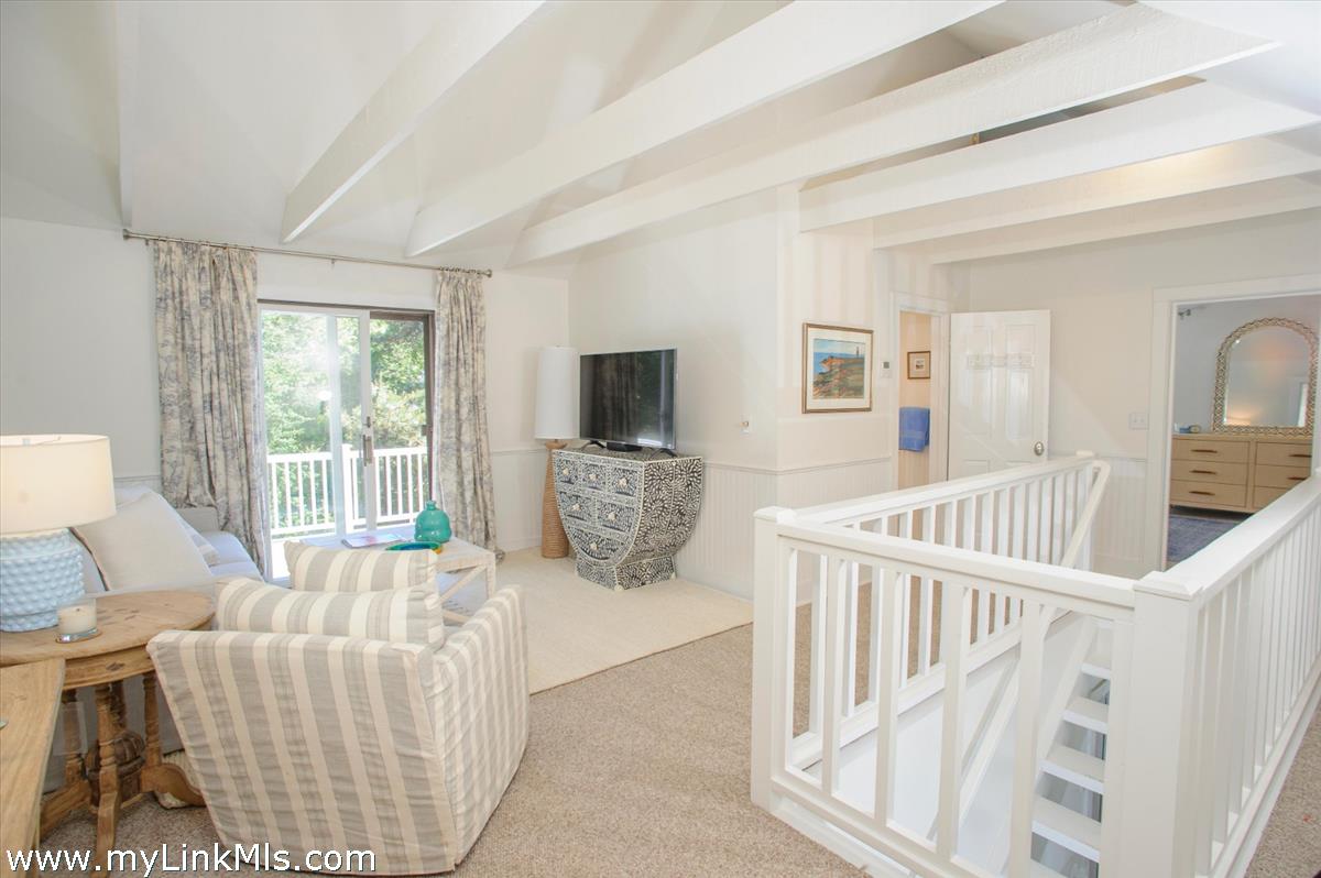 8 Massasoit Road Edgartown, MA 02539 - Photo 22 of 33