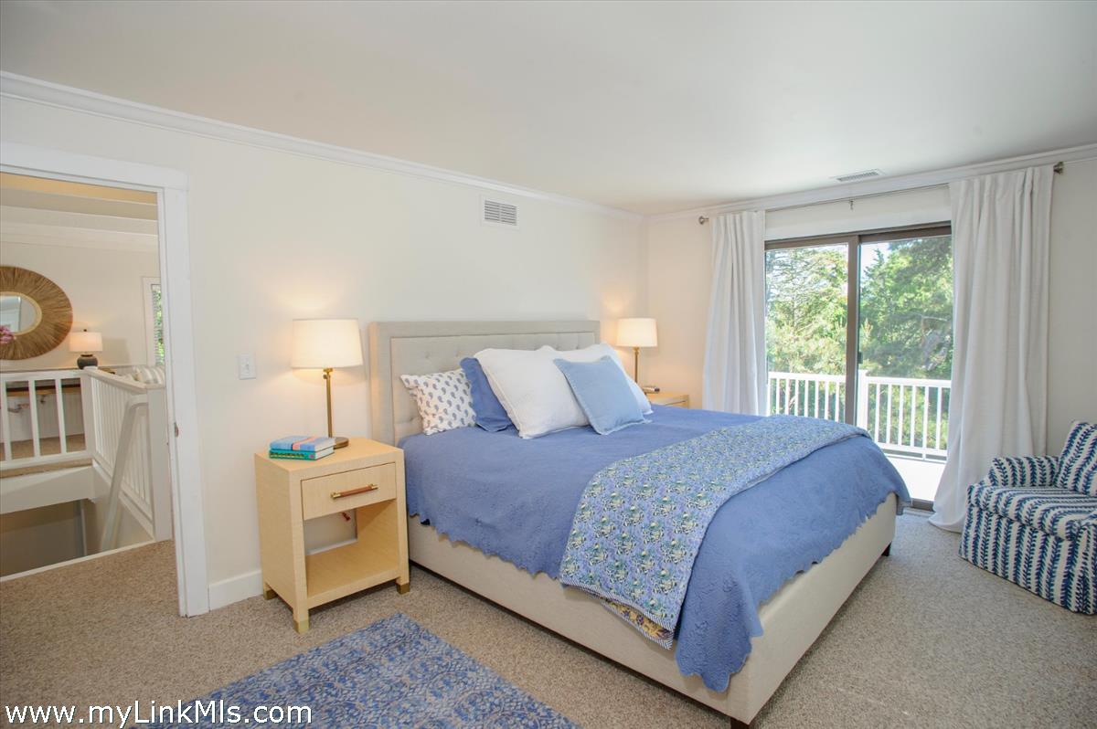 8 Massasoit Road Edgartown, MA 02539 - Photo 23 of 33