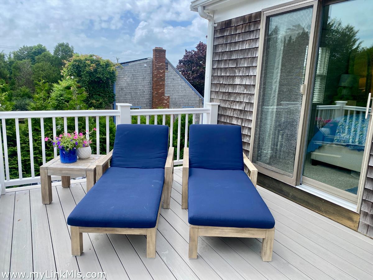 8 Massasoit Road Edgartown, MA 02539 - Photo 25 of 33