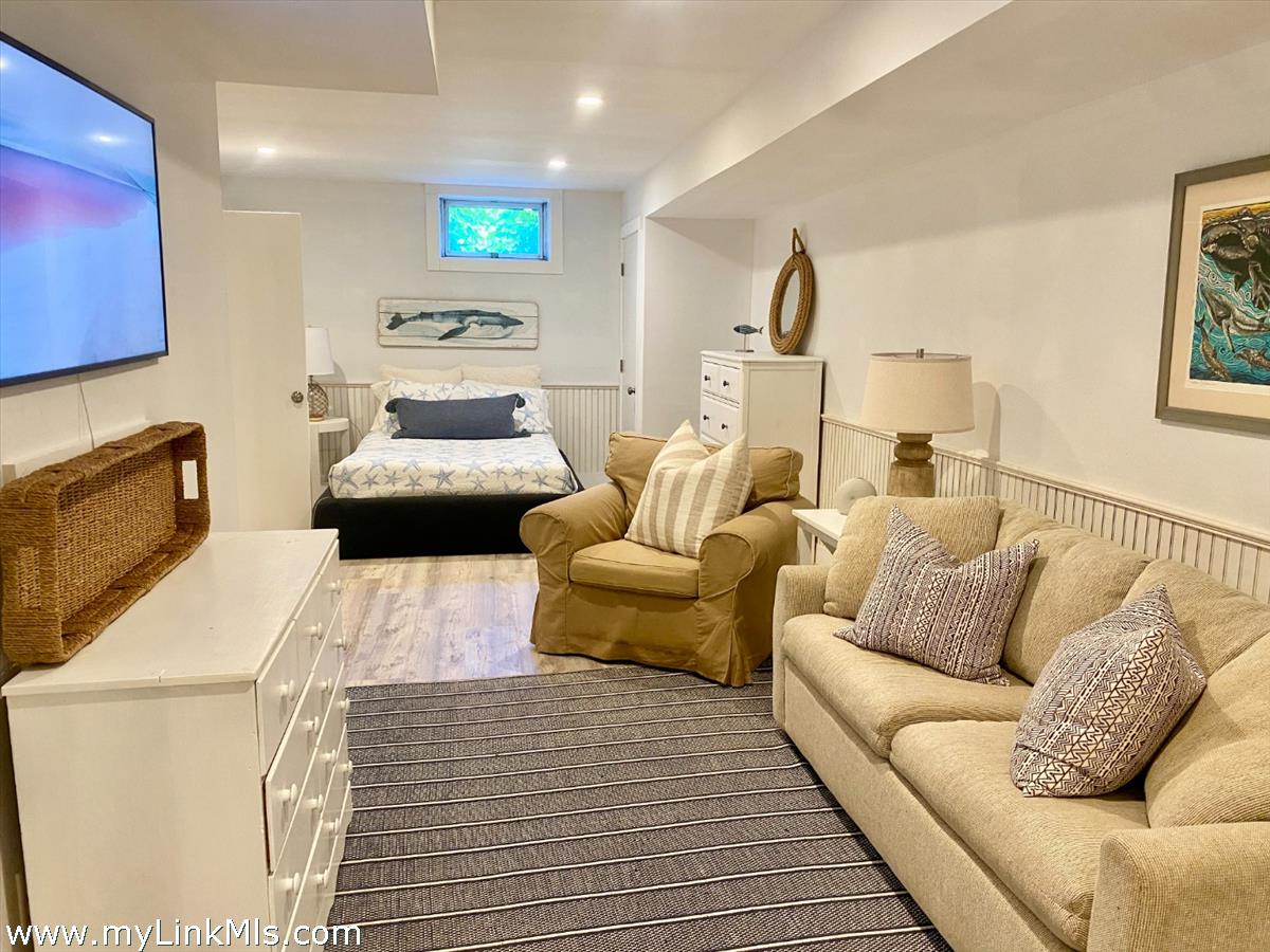 8 Massasoit Road Edgartown, MA 02539 - Photo 27 of 33