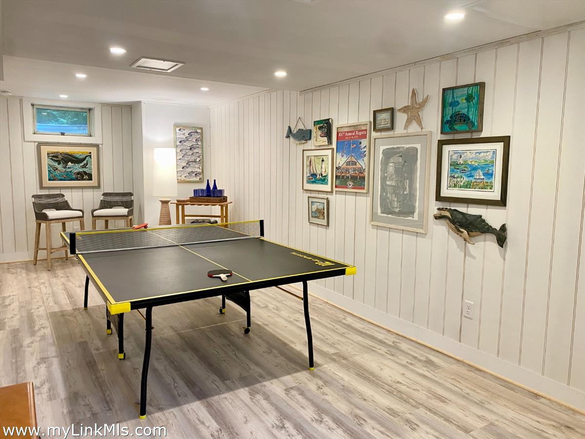 8 Massasoit Road Edgartown, MA 02539 - Photo 29 of 33