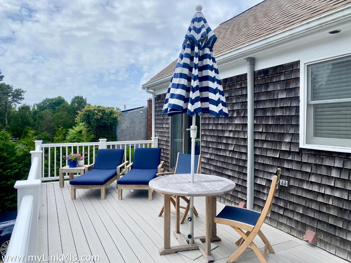 8 Massasoit Road Edgartown, MA 02539 - Photo 30 of 33