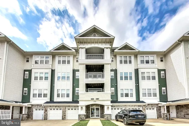 $3,200 | 13901 Belle Chasse Boulevard, Unit 110, Laurel, MD 20707