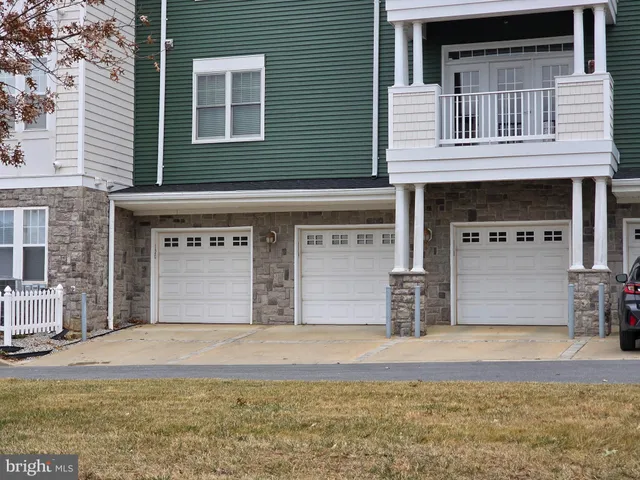 $2,950 | 13901 Belle Chasse Boulevard, Unit 110, Laurel, MD 20707