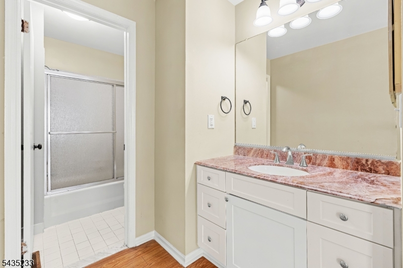 44 Morgan Court Bedminster, NJ 07921 - Photo 11 of 16