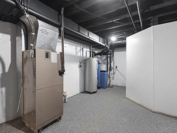 $585,000 | 1927 Baintree Road, Lake Summerset, IL 61019