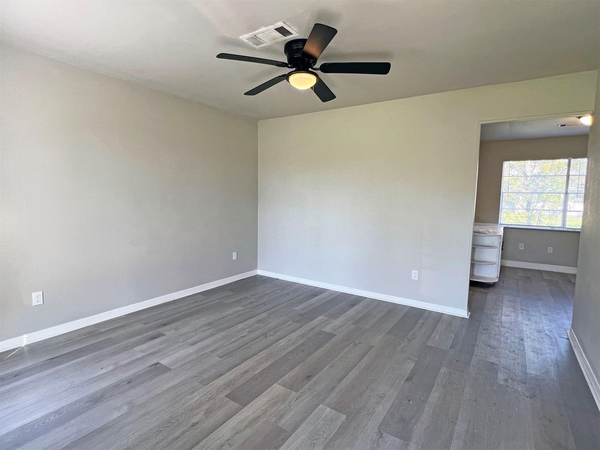 224 Stuart Street Clute, TX 77531 - Photo 6 of 22