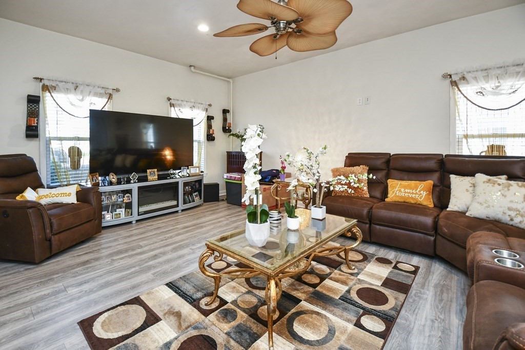 98 Blackstone River Road Worcester, MA 01607 - Photo 4 of 28 Gallery Image 4