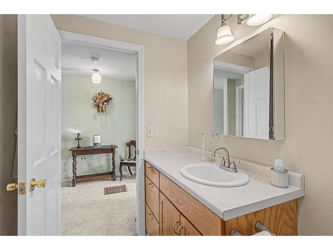 8 Arthur Court Burlington, VT 05403 - Photo 26 of 38