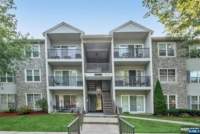 $2,800 | 197 Robertson Way, Unit 917, Lincoln Park, NJ 07035